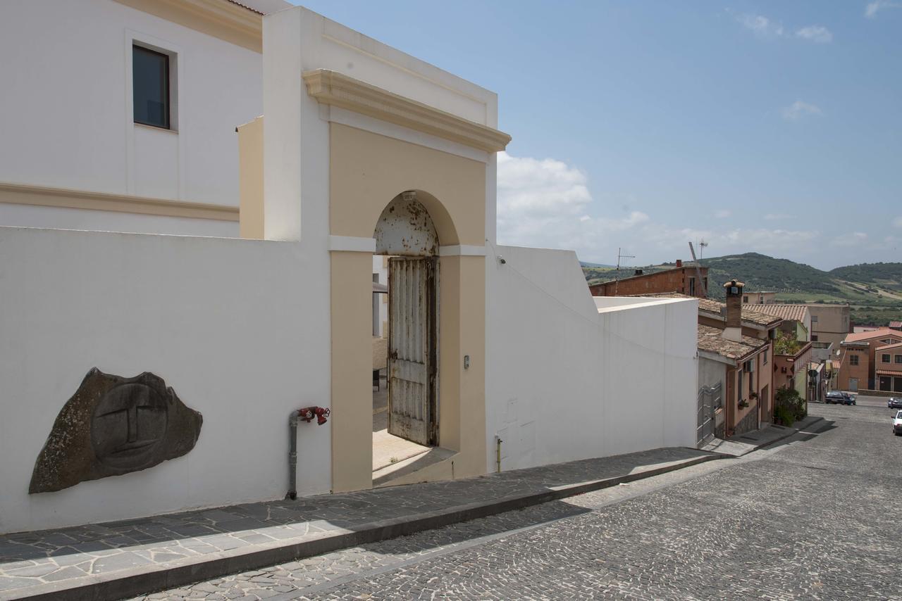 Villa Santadi Exterior photo